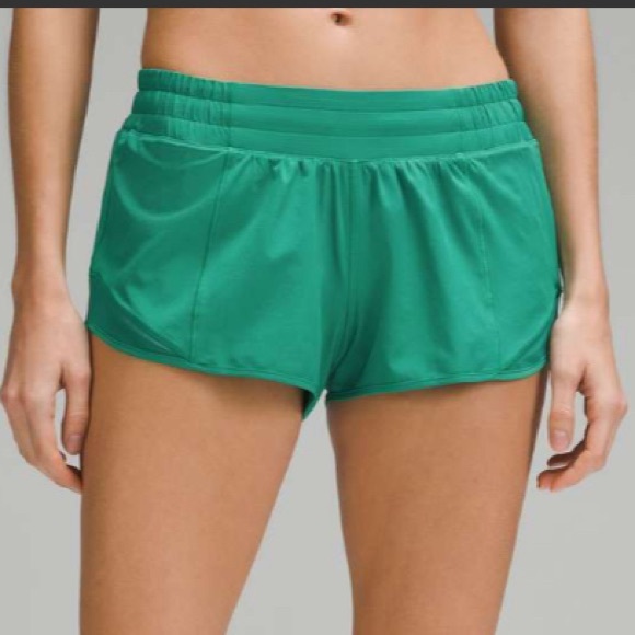 lululemon athletica Pants - Lululemon Hotty Hot Low-Rise Lined Short 2.5" Cascadia Green Size 8